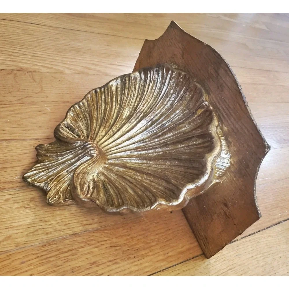 Vtg Pair Gilt Carved Wood Scallop Shell Wall Shelves Corbels Hollywood Regency